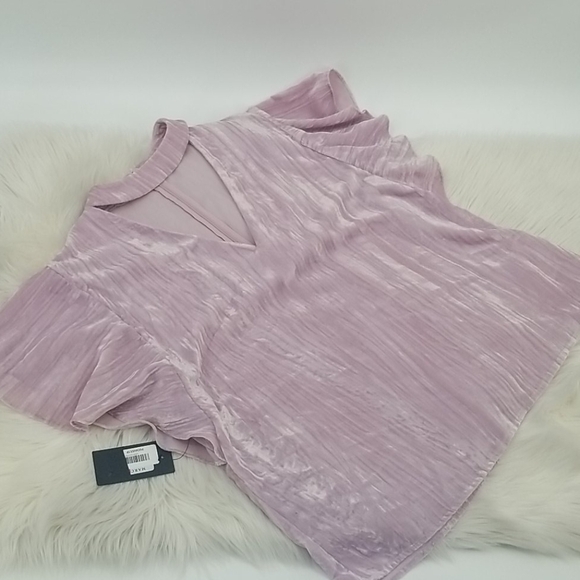 MARCIANO Crushed Velvet Lilac Purple Top w Cutout Front & Flutter Sleeves - Picture 1 of 9